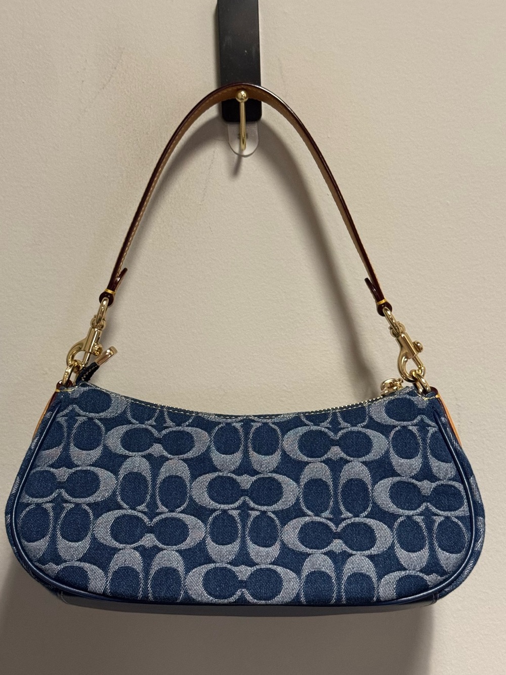 Coach Ashton Baguette in Signature Jaquard Denim - Picture 2 of 9